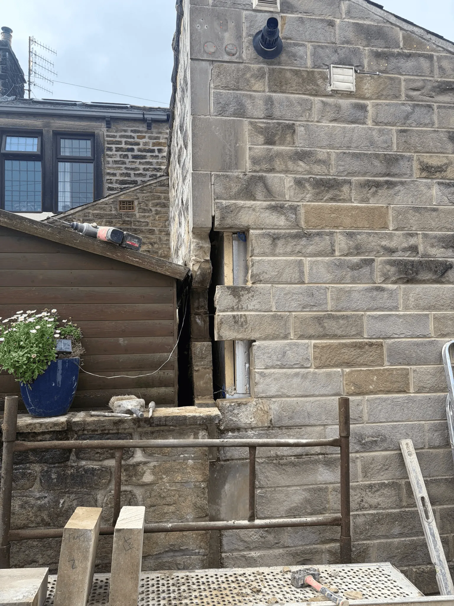Quoin Repair & Roof Slate Replacement: photo 3