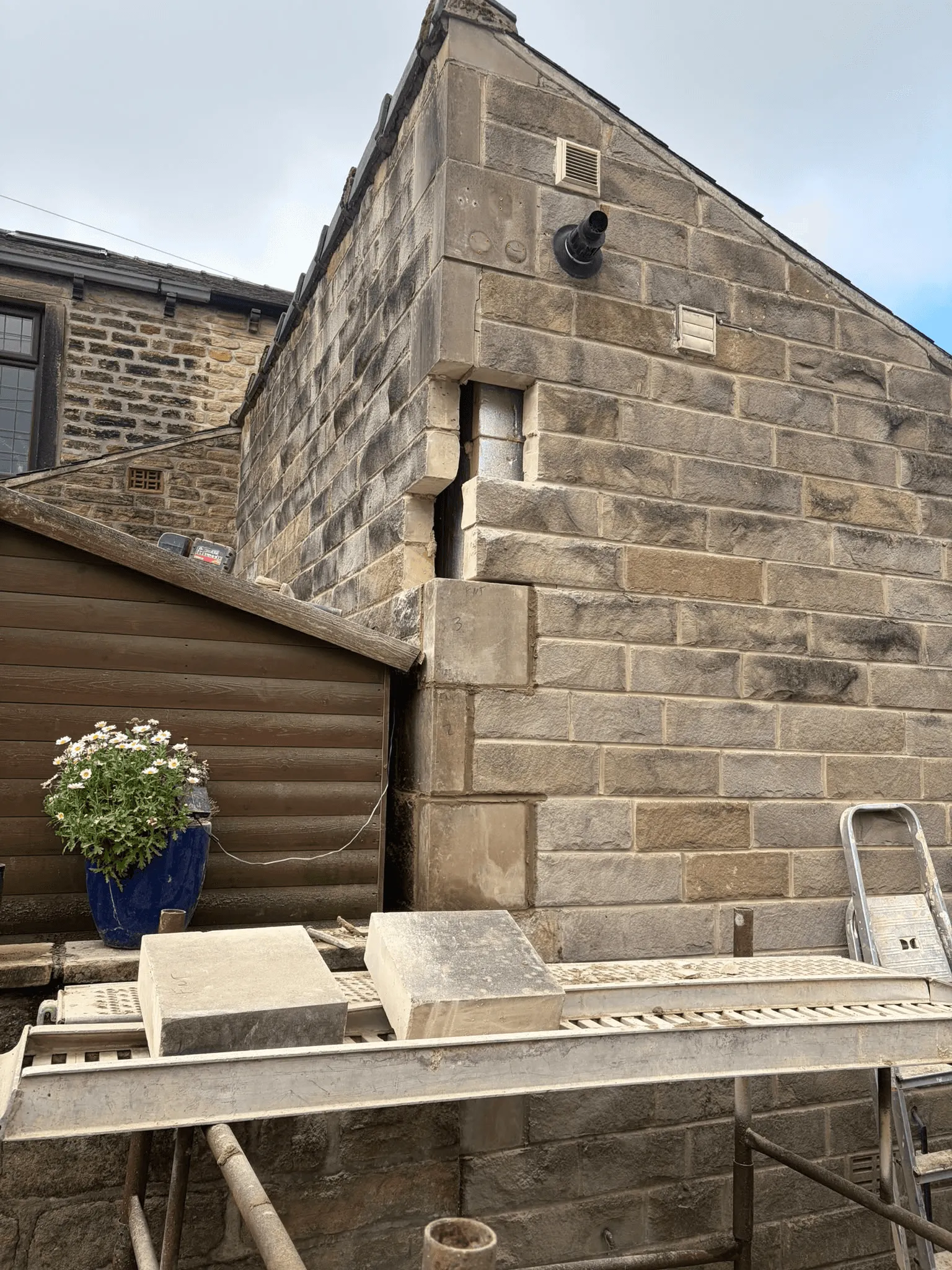 Quoin Repair & Roof Slate Replacement: photo 4
